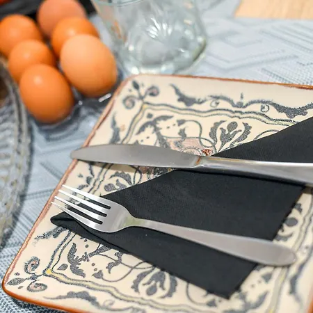 Manesko House アパート