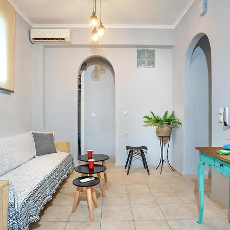 アパート Manesko House